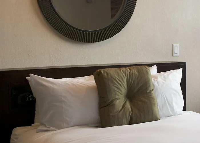 Hotel Twain
