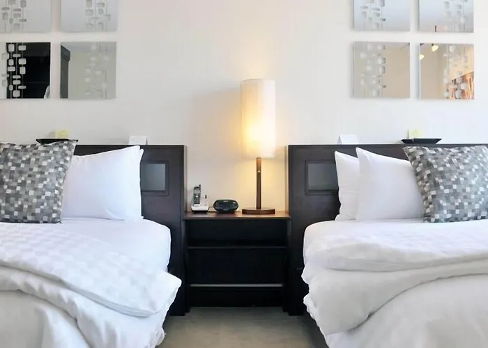 Twain 4* Peoria