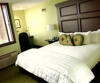 Twain Hotel 4*
