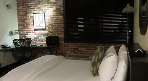 Hotel Twain 4*